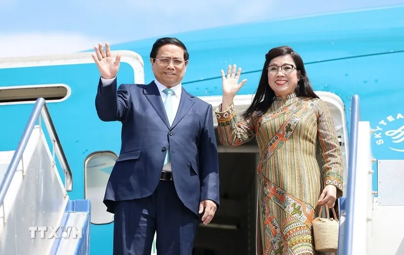 Thủ tướng Phạm Minh Chính và Phu nhân Thủ tướng Phạm Minh Chính và Phu nhân lên đường thăm chính thức Hàn Quốc