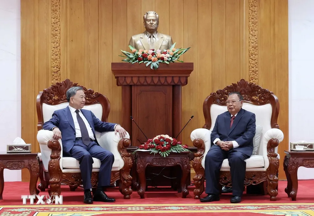 Chủ tịch nước Tô Lâm gặp nguyên Tổng Bí thư, Chủ tịch nước Lào Bounnhang Vorachith. (Ảnh: Nhan Sáng/TTXVN) chu-tich-nuoc-to-lam1.jpg