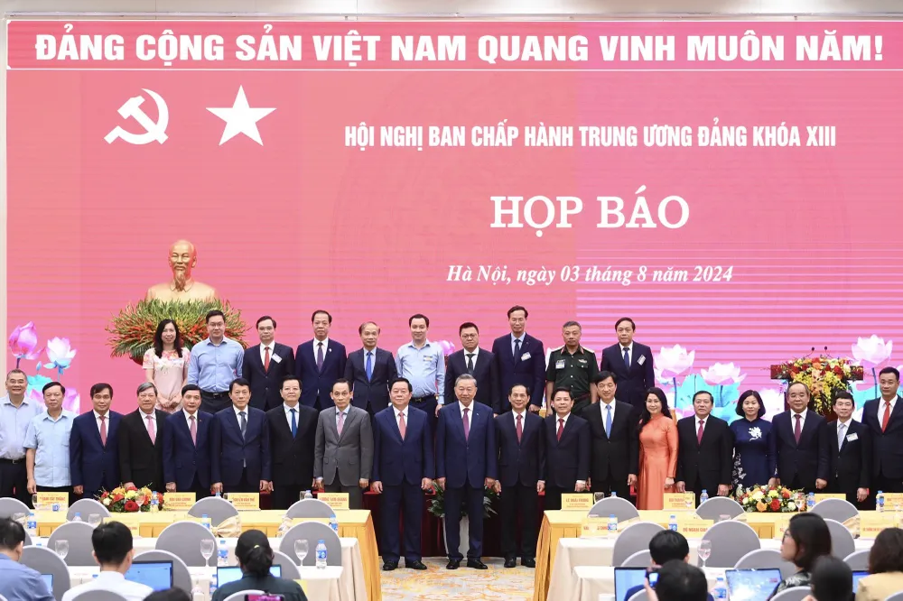 hop-bao-tong-bi-thu1.jpg