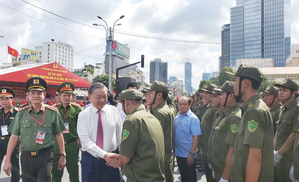 Sáng ngày 1-7, Tổng Bí thư, Chủ tịch nước Tô lâm dự Lễ ra mắt Lực lượng tham gia bảo vệ an ninh, trật tự ở cơ sở tại TP.HCM. Ảnh: NT p4_bosung.jpg