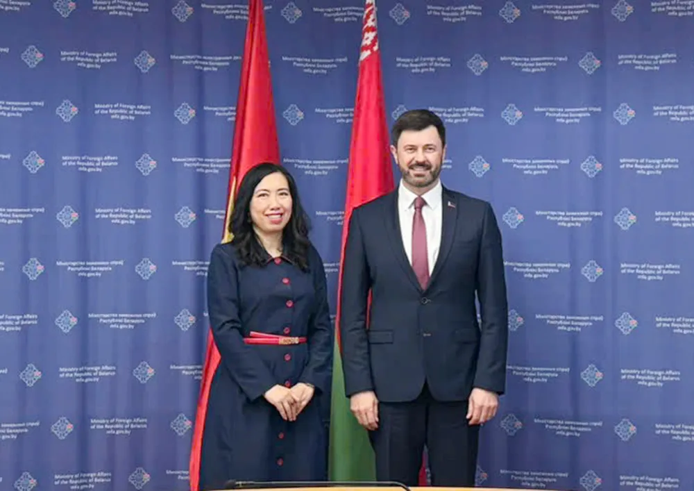 sua_thu-truong-bo-ngoai-giao-chu-tri-tham-van-chinh-tri-viet-nam-belarus.jpg