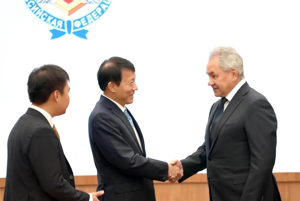 Bộ trưởng Lương Tam Quang và Thư ký Hội đồng An ninh Liên bang Nga Shoigu Sergey Kuzhugetovich.