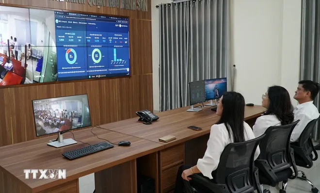 Hệ thống giám sát, thống kê dữ liệu. (Ảnh: Quốc Dũng/TTXVN)