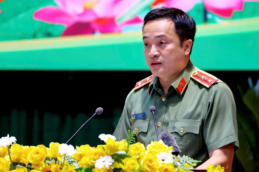 Trung tướng Mai Hoàng - Giám đốc Công an Thành phố Hồ Chí Minh tiếp thu ý kiến chỉ đạo và phát động phong trào thi đua “Vì An ninh Tổ quốc” năm 2026