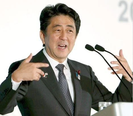 Thủ tướng Nhật Shinzo Abe với lập trường cứng rắn về Senkaku đã trở thành đối tượng bị chỉ trích hàng đầu trên báo Trung Quốc