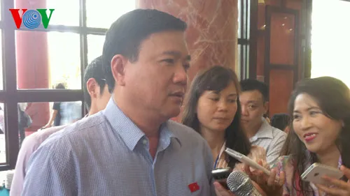 Bộ trưởng Đinh La Thăng (ảnh V.H)