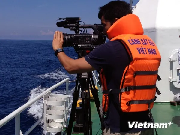 Nhà báo "ngoại" ở Hoàng Sa nói về những hành động phi pháp của Trung Quốc ảnh 1