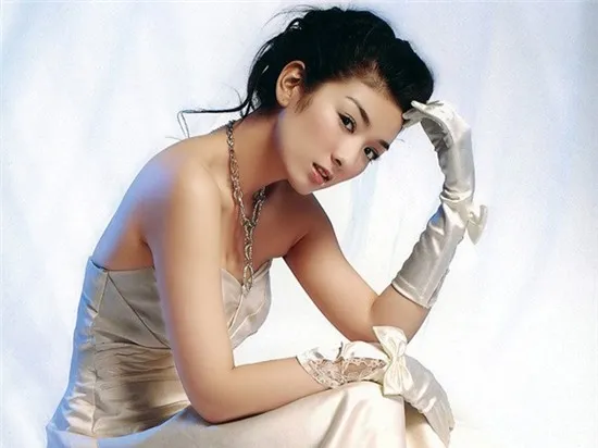 Huỳnh Dịch, ngoại tình, chấn động Huỳnh Dịch, ngoại tình, chấn động