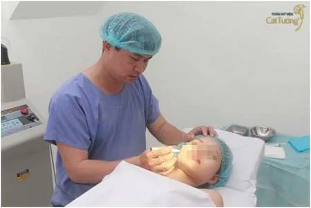 Vụ thẩm mỹ viện Cát Tường: Luật sư gửi 5 kiến nghị về vết rạch trên bụng chị Huyền ảnh 1