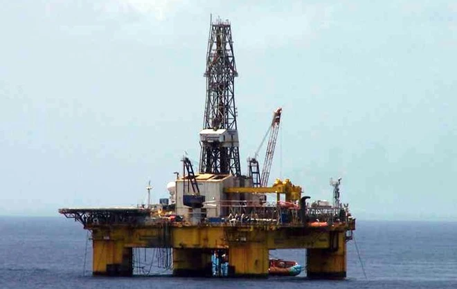 Giàn khoan, HD-981, Hải Dương-981, biển Đông, ASEAN, Trung Quốc, COC, DOC, yêu nước, tuần hành, vòi rồng, bành trướng, chiến tranh, Trường Sa, Hoàng Sa, chủ quyền, độc lập dân tộc, cảnh sát biển Việt Nam, tòa án quốc tế