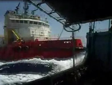 Tàu <a href='https://plo.vn/tu-khoa.html?q=Trung Quốc' title='Trung Quốc'>Trung Quốc</a> đâm thẳng vào tàu KN-951 của Việt Nam