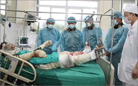 Vụ rơi trực thăng huấn luyện: Sức khoẻ của 3 chiến sĩ đang rất xấu ảnh 1 Vụ rơi trực thăng huấn luyện: Sức khoẻ của 3 chiến sĩ đang rất xấu ảnh 1