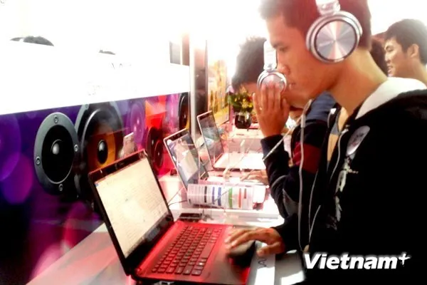 Hoàn tất việc hàn tuyến cáp quang biển quốc tế AAG vào ngày 30/7 ảnh 1