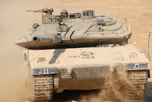 Merkava Mark 4 vừa là biểu tượng sức mạnh quốc phòng nội địa, vừa là một dòng xe tăng được "nội địa hóa" khả năng tác chiến tốt nhất thế giới. Hỏa lực đa dạng cũng là một thế mạnh của Merkava. Dù được tối ưu cho khả năng tác chiến đô thị, nhưng môi trường chiến đấu này vẫn là...ác mộng đối với xe tăng nói chung và Merkava nói riêng.