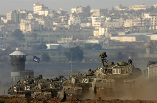 Merkava Mark 4 vừa là biểu tượng sức mạnh quốc phòng nội địa, vừa là một dòng xe tăng được "nội địa hóa" khả năng tác chiến tốt nhất thế giới. Hỏa lực đa dạng cũng là một thế mạnh của Merkava. Dù được tối ưu cho khả năng tác chiến đô thị, nhưng môi trường chiến đấu này vẫn là...ác mộng đối với xe tăng nói chung và Merkava nói riêng.