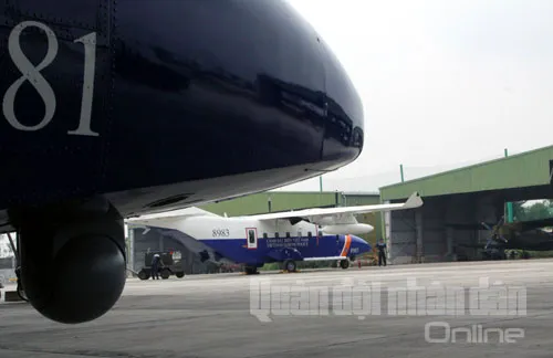 Chùm ảnh: Lính kỹ thuật chuẩn bị... thả 'chim sắt' lên trời ảnh 14