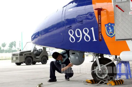 Chùm ảnh: Lính kỹ thuật chuẩn bị... thả 'chim sắt' lên trời ảnh 13