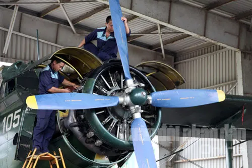 Chùm ảnh: Lính kỹ thuật chuẩn bị... thả 'chim sắt' lên trời ảnh 10