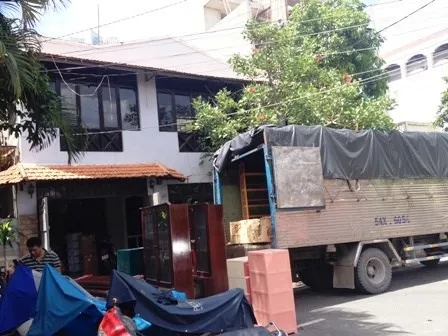 Nghệ sĩ Chánh Tín dọn đồ, bàn giao nhà cho ngân hàng ảnh 4