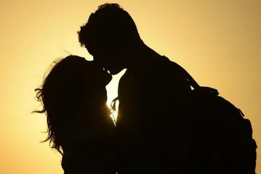 Được bồi thường gần 5.000 USD vì bị bạn trai lừa lấy 'cái ngàn vàng' ảnh 1