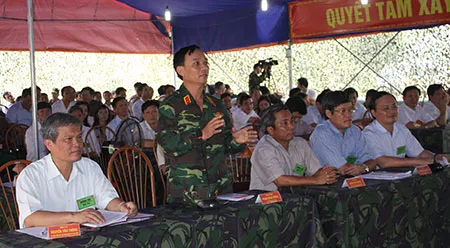 Trung tướng Phạm Hồng Hương, Tư lệnh Quân khu 3, phát biểu chỉ đạo và phê duyệt Quyết tâm tác chiến phòng thủ tỉnh Hưng Yên. Trung tướng Phạm Hồng Hương, Tư lệnh Quân khu 3, phát biểu chỉ đạo và phê duyệt Quyết tâm tác chiến phòng thủ tỉnh Hưng Yên.