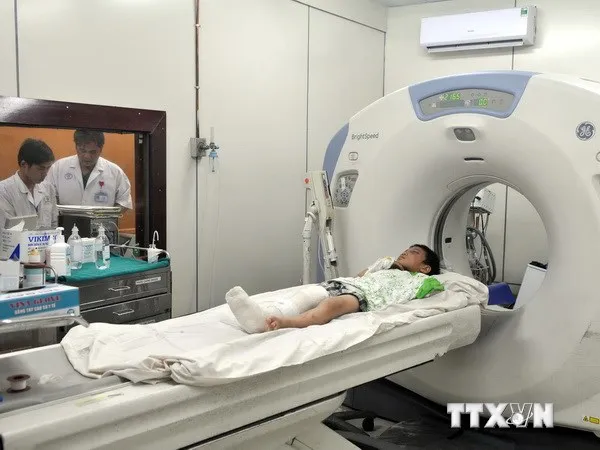 Lời khai ban đầu của gã cha dượng đánh bé trai gãy tay chân, nứt hộp sọ ảnh 1