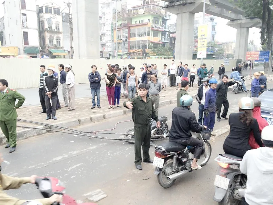 Tai nạn nghiêm trọng ở công trường dự án đường sắt trên cao ảnh 4 Tai nạn nghiêm trọng ở công trường dự án đường sắt trên cao ảnh 4