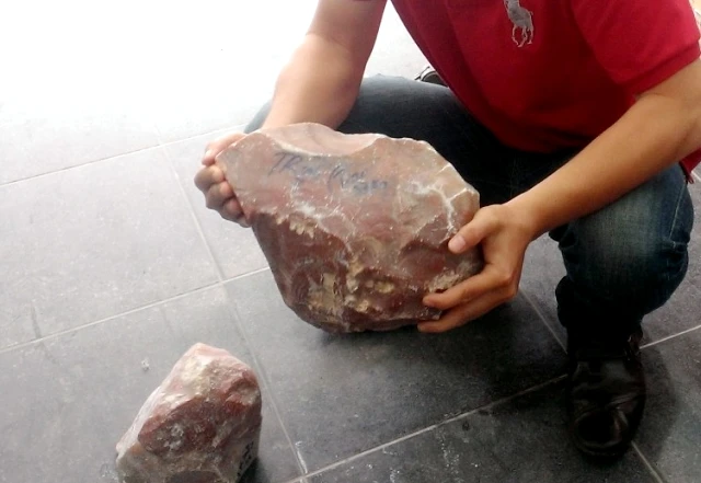 đá, nợ, đá lạ, con buôn, thương lái, Bờ Y, Ngọc Hồi, Trung Quốc