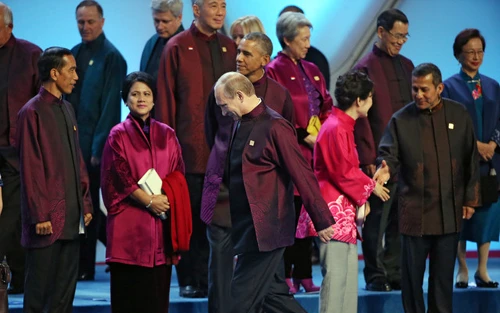 Thấy gì qua 'bắt tay', 'tiếp xúc' các nước lớn tại APEC 2014 ảnh 2