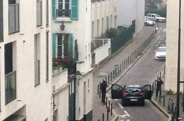 Khủng bố đẫm máu ở tòa soạn báo: 12 người chết ảnh 3 Khủng bố đẫm máu ở tòa soạn báo: 12 người chết ảnh 3