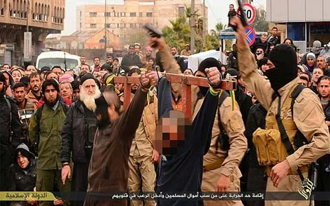 IS 'sáng tạo' các kiểu hành quyết man rợ khiến phương Tây khiếp sợ ảnh 8