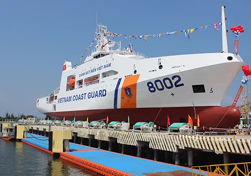 Tàu Cảnh sát biển 8002 được hạ thủy tại Đà Nẵng ngày 4/10. Ảnh:Ngọc Trường. Tàu Cảnh sát biển 8002 được hạ thủy tại Đà Nẵng ngày 4/10. Ảnh: Ngọc Trường