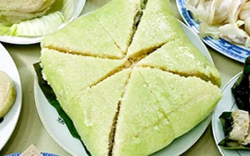 Những người không nên ăn bánh chưng ngày Tết ảnh 1