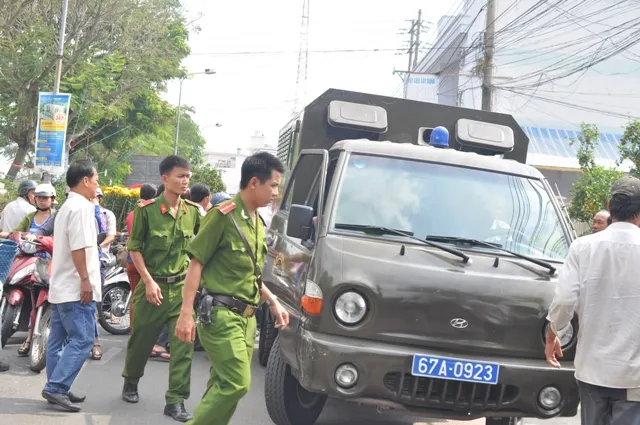 Hối hận, thứ tha và nước mắt trong một phiên tòa đặc biệt... ảnh 9