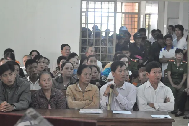 Hối hận, thứ tha và nước mắt trong một phiên tòa đặc biệt... ảnh 2