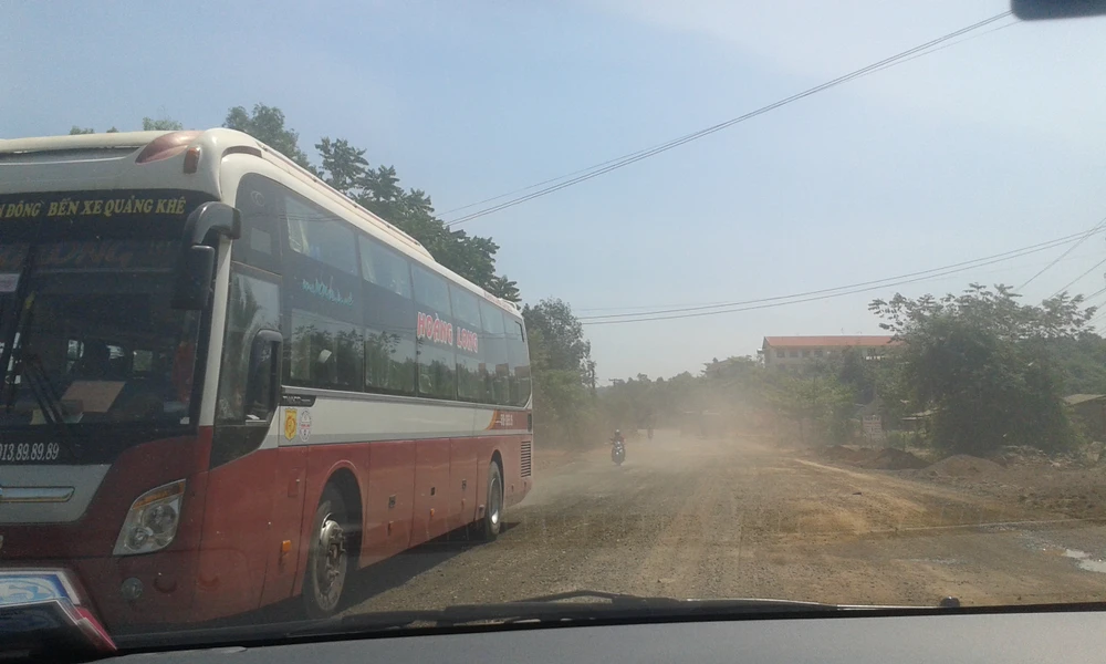 Xin lỗi dân rồi cứ như thế này sao? ảnh 2