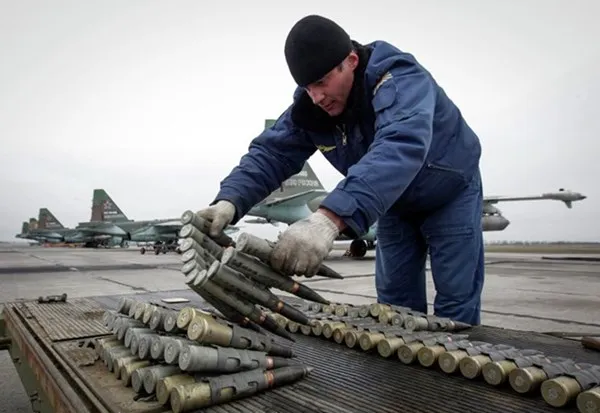 Nhìn gần cường kích Su-25SM Nga tập trận ở Viễn Đông ảnh 3