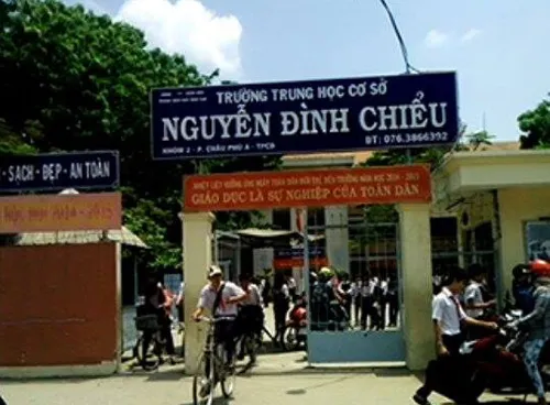 Trưởng THCS Nguyễn Đình Chiểu. Ảnh:Cửu Long. nu-lop-truong-3963-1428138674.jpg