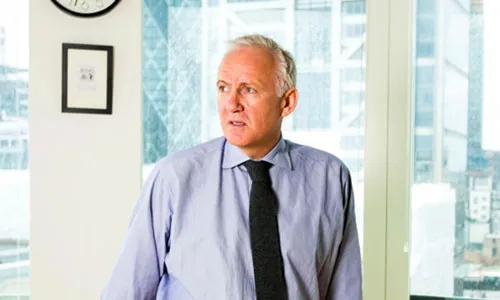 Ông Rory Cullinan, một trong những sếp nhận lương cao nhất ở Ngân hàng Royal Bank of Scotland vừa mất việc. rory-cullinan-2000-1428121654.jpg