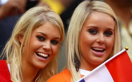 Hà Lan Người Hà Lan nổi tiếng khắp thế giới với lòng mến khách và cũng được biết đến bởi những phụ nữ cao ráo, xinh đẹp. Chiều cao trung bình của phụ nữ Hà Lan khoảng 170 cm. 7-6931-1428380726.jpg