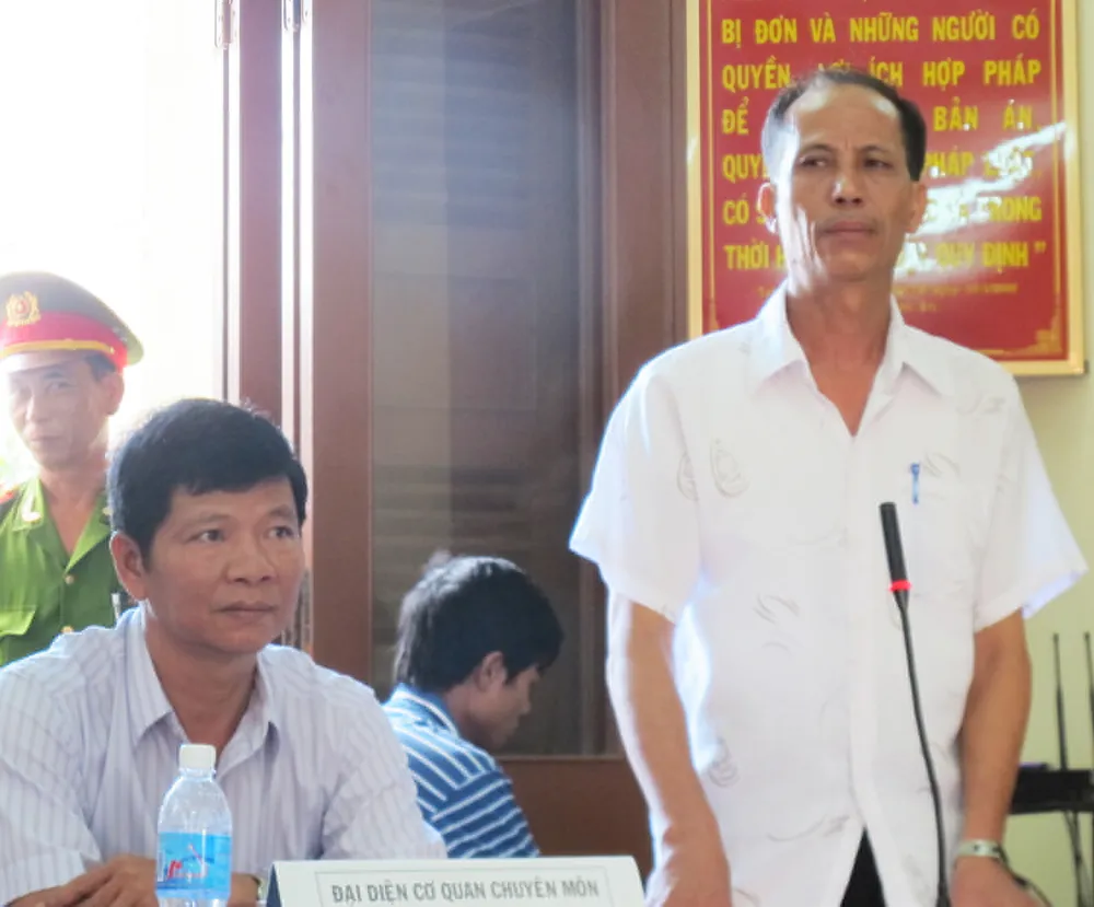 Vụ CA đánh chết nghi can: Giám định viên liên tục từ chối trả lời ảnh 2