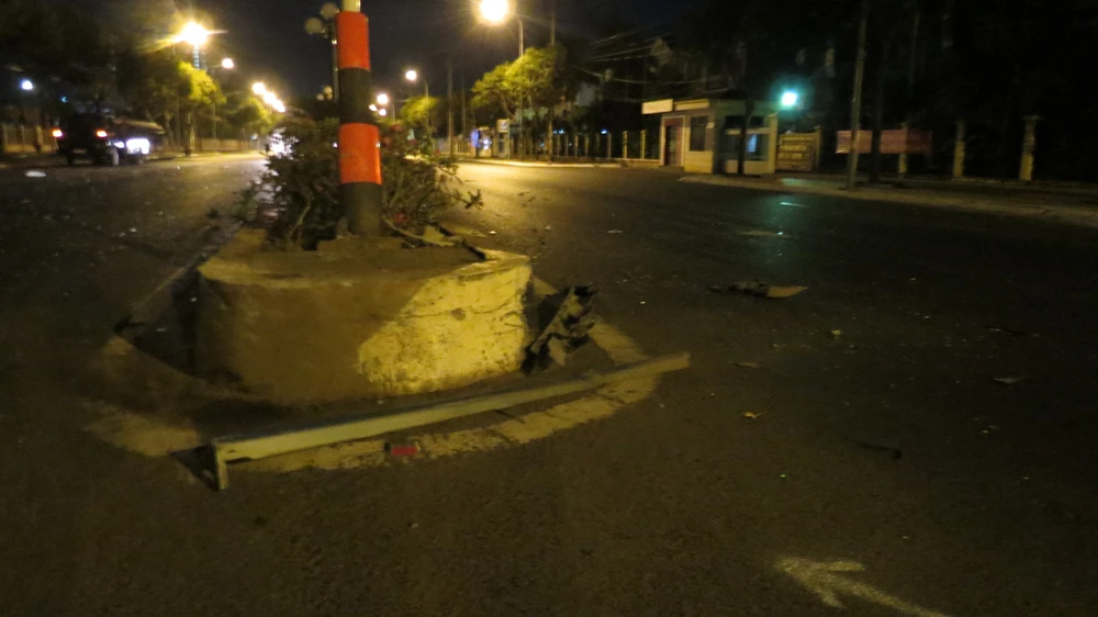 Tự gây tai nạn, người đàn ông trong xe Camry chết cháy không thể nhận dạng ảnh 2