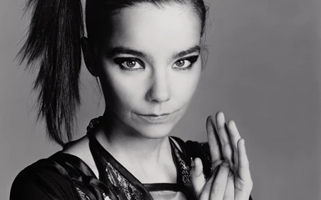 Nữ ca sĩ người Iceland - Björk.