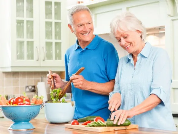 Tám chất dinh dưỡng cần bổ sung để chống lão hóa cho não ảnh 1