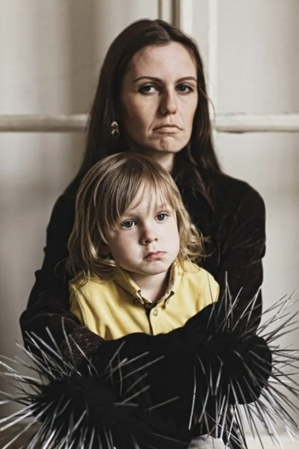 Bộ ảnh, các bà mẹ, 'thức tỉnh', nuôi dạy con