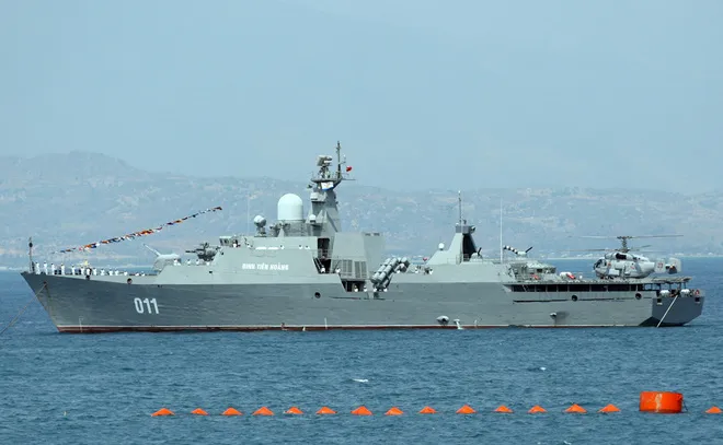 Hải quân Việt Nam phô diễn sức mạnh trên biển ảnh 5