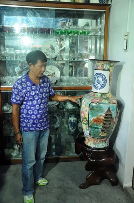 Kho cổ vật của 'ông trùm' gốm sứ Sài Gòn ảnh 4