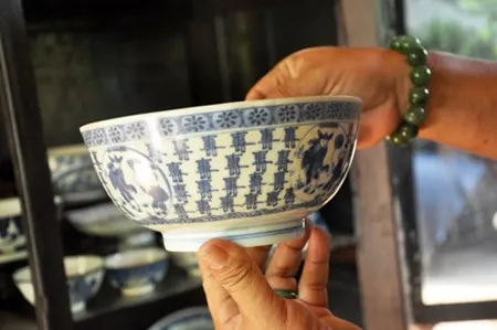 Kho cổ vật của 'ông trùm' gốm sứ Sài Gòn ảnh 6