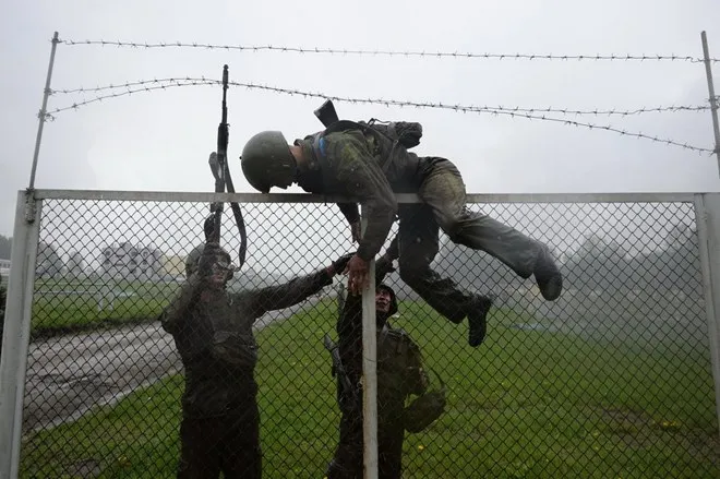 Bài kiểm tra kỹ năng khắc nghiệt dành cho quân nhân Nga ảnh 7