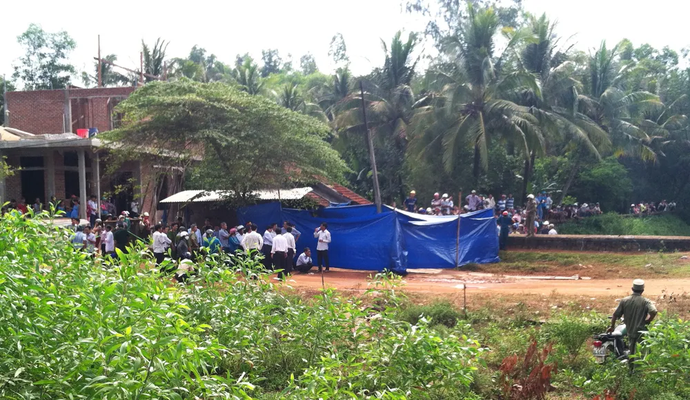 Bí thư Huyện ủy Hoài Nhơn chết trong ô tô cùng một cô gái ảnh 1